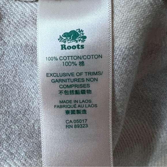 ROOTS Plaid Flannel Cream & Grey Button-Up Shirt Size Medium - Picture 10 of 12